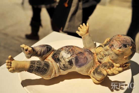 圖文：結(jié)石寶寶陶瓷作品現(xiàn)身杭州陶藝雙年展