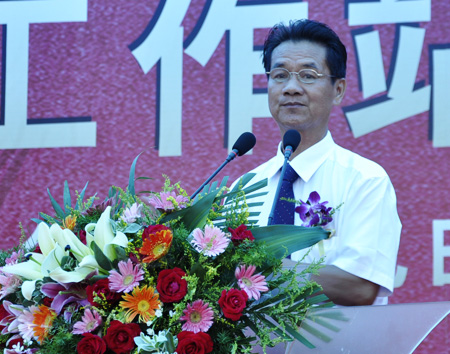 蒙娜麗莎董事長(zhǎng)蕭華 蒙娜麗莎董事長(zhǎng)蕭華
