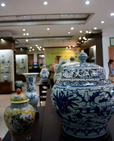 會(huì)展經(jīng)濟(jì)為陶藝家一年博3億(圖)