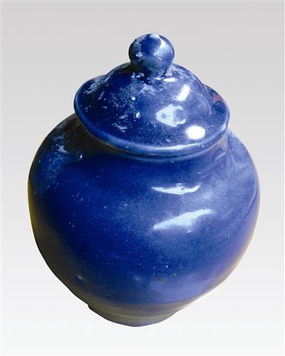 萬歷祭藍(lán)釉罐