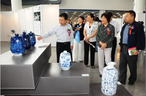 瓷本水墨—名家繪瓷展亮相陶瓷藝術(shù)博覽會(huì)