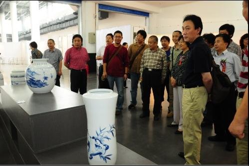 瓷本水墨—名家繪瓷展亮相陶瓷藝術(shù)博覽會(huì)