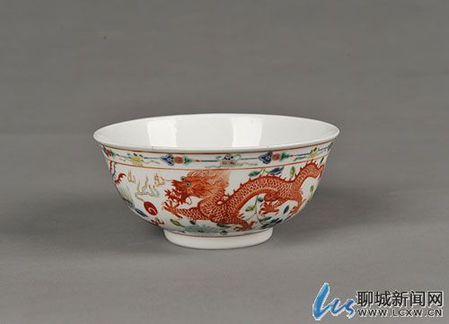 清代粉彩龍鳳紋碗.jpg